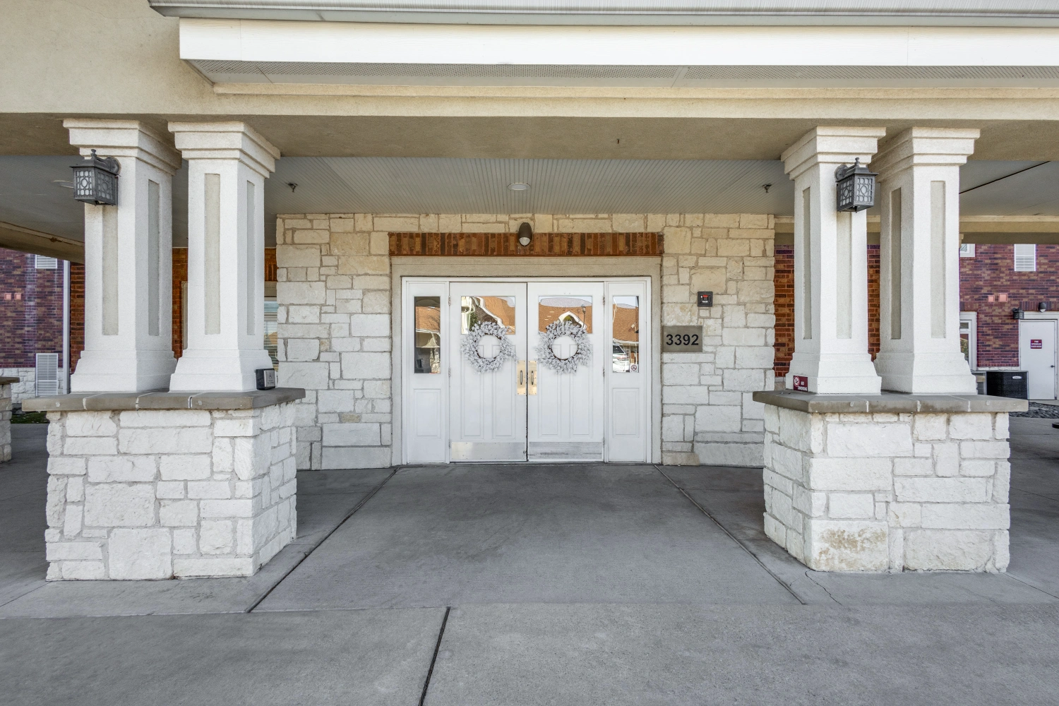 Senior living community entrance at The Ivy of McKinney assisted living and memory care in McKinney Texas